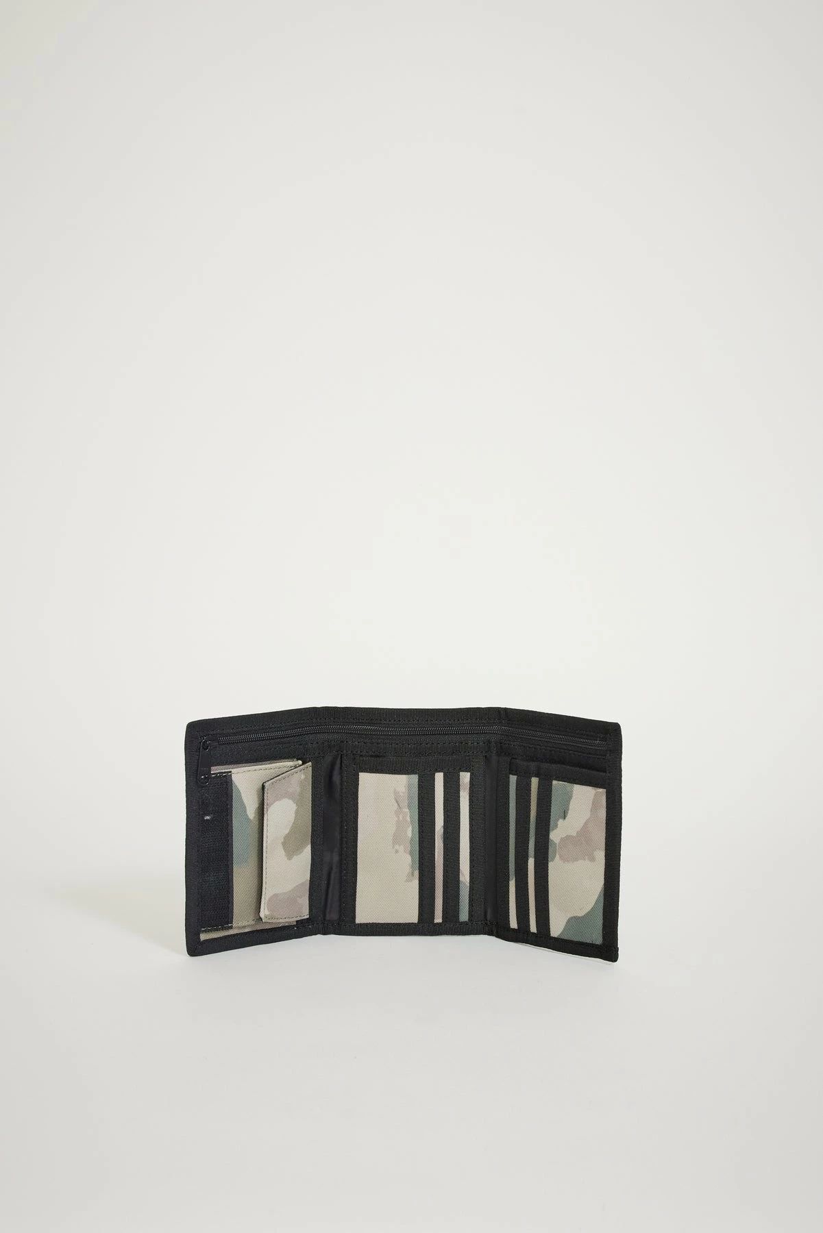 Alec Wallet Camo Tide Thyme - Image 2